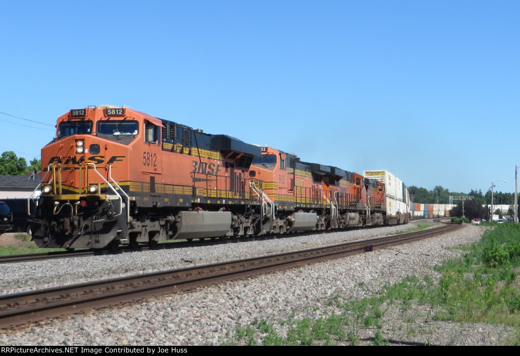 BNSF 5812 West